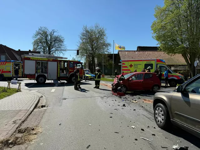 Die Unfallstelle in Hammah, Kreuzung der Straßen An der Lohe / | Foto: Frank Ewald /Feuerwehren SG Oldendorf-Himmelpforten