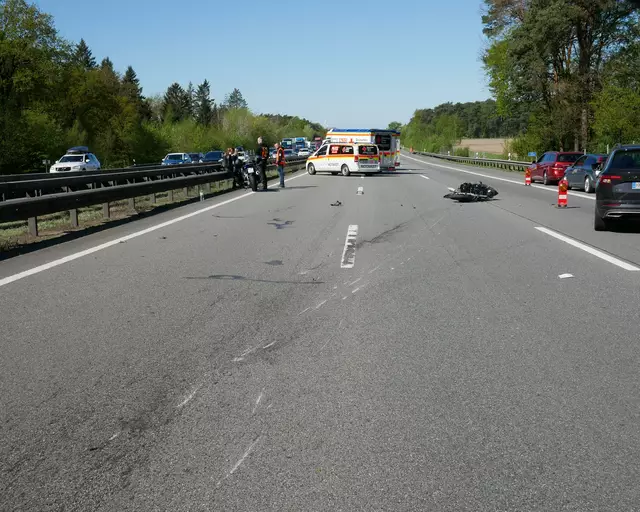 Die A1 bei Rade in Richtung Bremen war nach dem Unfall vorübergehend voll gesperrt | Foto: Polizei