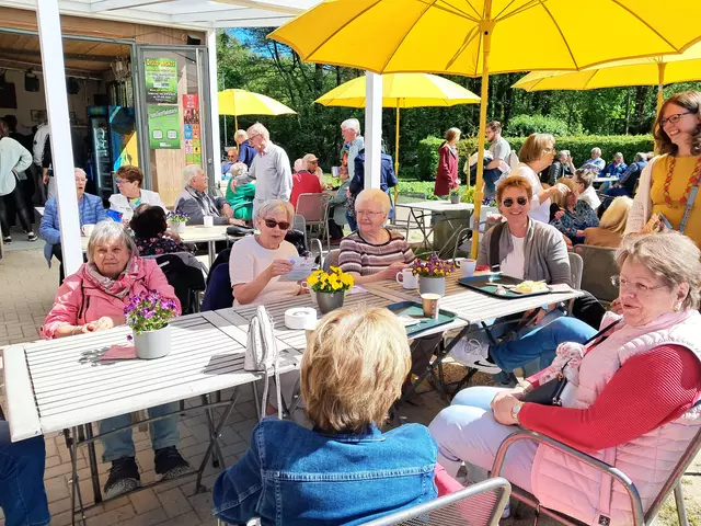 Im Café CaLu ließen sich die Gäste Kaffeespezialitäten und frisch gebackenen Kuchen schmecken | Foto: Anika Werner