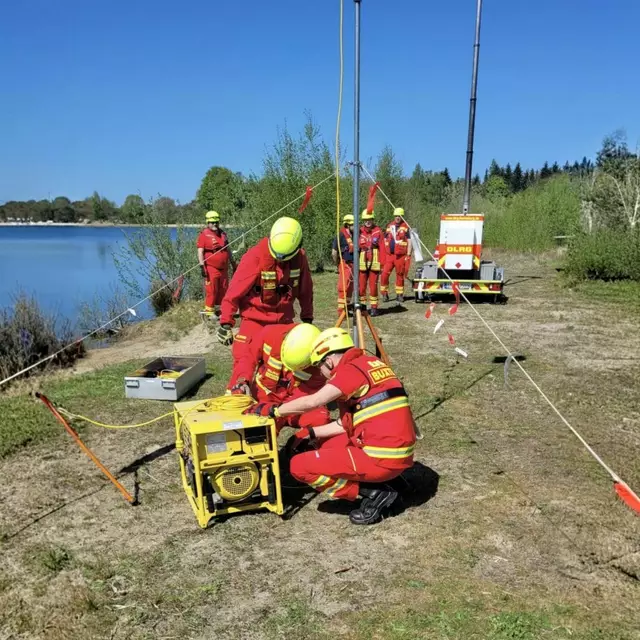 Ein Aggregat zur Stromerzeugung kommt zum Einsatz | Foto: DLRG