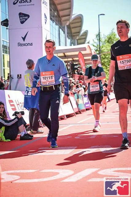 Glücklich und geschafft - Hartmann beim Zieleinlauf | Foto: Hartmann