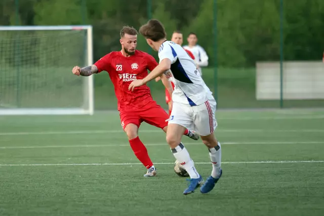 Chris Schulze (li.) steuerte zwei Tore zum Buchholzer 4:2-Heimsieg gegen den Hamburger SV III bei | Foto: cc