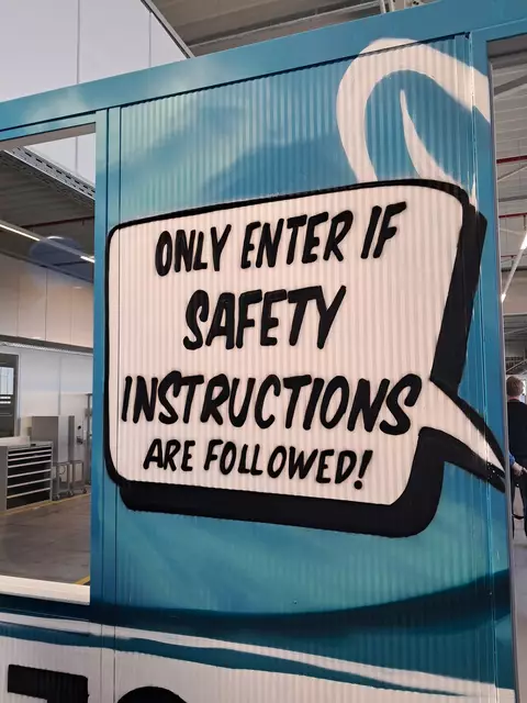 "Safety first" gilt für alle, die das Ausbildungszentrum betreten möchten | Foto: Anika Werner