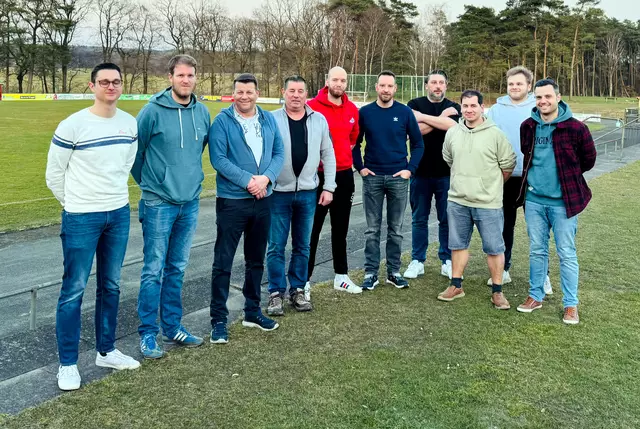 Die Vereinsgründer (v. li.): Mats Wedemann, Peter Schröder, Alexander Balzer, Ralf Meyke, Steffen Kuhlmann, Chris Wiegel, Dalibor Orsolic, David Krohn, Timo Arndt, und Jan Henken | Foto: FC