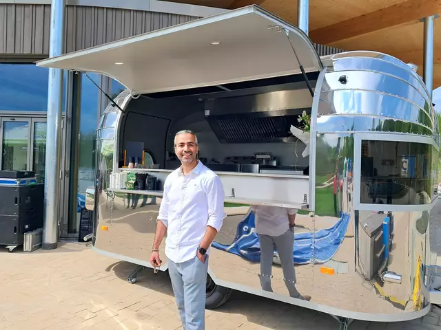 Vorerst bewirtet Gastronom Ali Sheikhzade seine Gäste am Foodtruck | Foto: Anika Werner