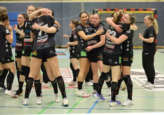 Der Jubel war groß bei den "Luchsen" über den 34:30-Heimsieg | Foto: cc