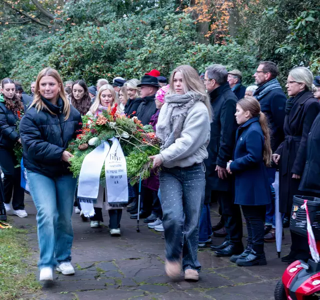 Stader Schülerinnen und Schüler beteiligen sich regelmäßig an den Veranstaltungen, bei denen der Opfer der Kriege und der nationalsozialistischen Gewaltherrschaft gedacht wird | Foto: Daniel Beneke/LK Stade