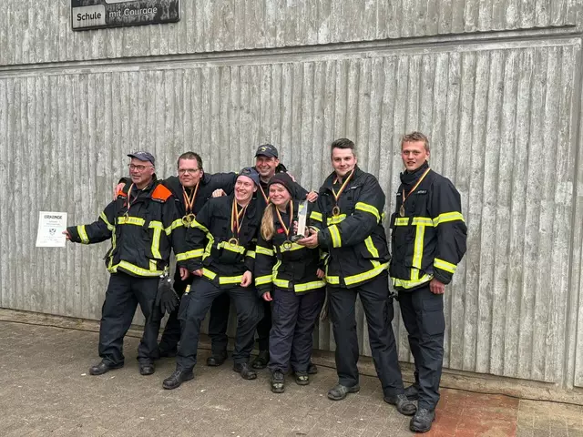 Siegerfoto mit der Jugendfeuerwehr Süsel | Foto: Tim Ladwig