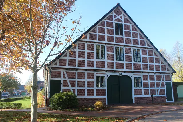 Der Seniorenbeirat trifft sich im Sitzungsraum des Apenser Rathauses