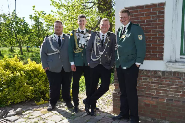 Jungschützenkönig mit Adjutanten: 
v.l.n.r.: Tom Peters, Max Lindemann, Jannik Lindemann, Jannes Meyer
 | Foto: Imke Lohmann