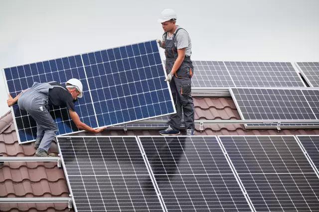 Lohnt sich Solar? Das ist eine der Fragen, die bei den Vorträgen beantwortet wird | Foto: Adobe Stock/anatoliy gleb