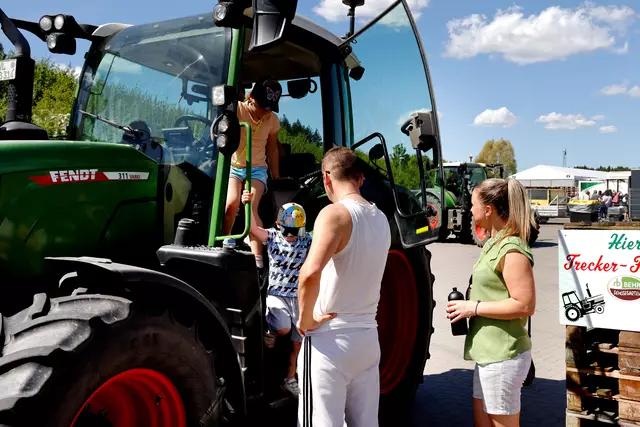 Auch Treckerfahren für Kinder wurde angeboten | Foto: BEHR AG