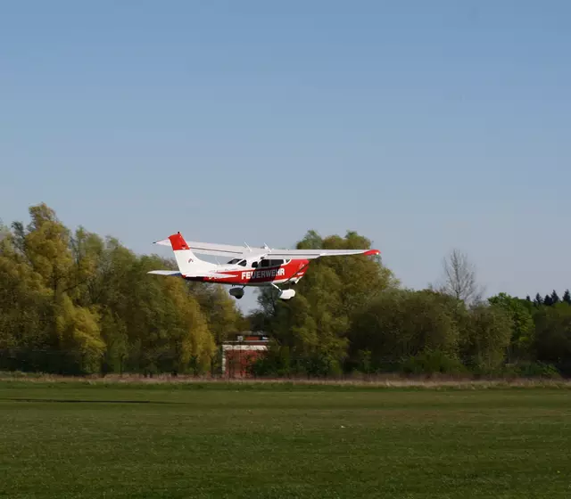 Die Feuerwehren sind mit ihrer Cessna 206 gut gerüstet für Waldbrände | Foto: Burkhard Giese