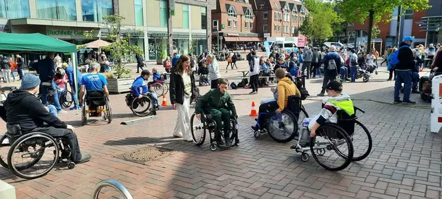 Auch ein Rollstuhlparcours war aufgebaut | Foto: Ute Küster