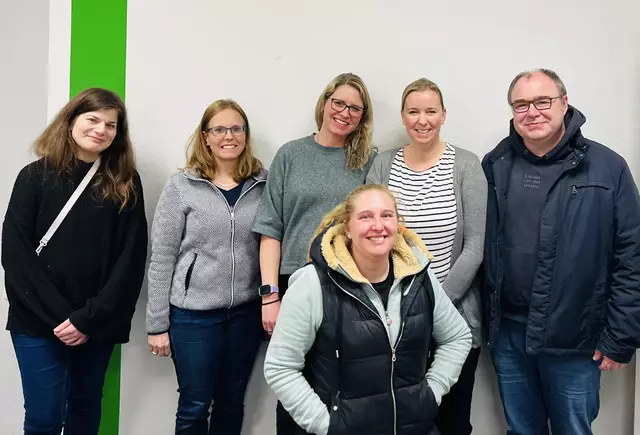 Der Vorstand des Fördervereins (hi., v. li.): Kristina Pape, Isabel Geuthner, Dorothea von Reden, Janine Herzberger und Andreas Braunmüller sowie (vorne) Marlena Kühne | Foto: Herzberger