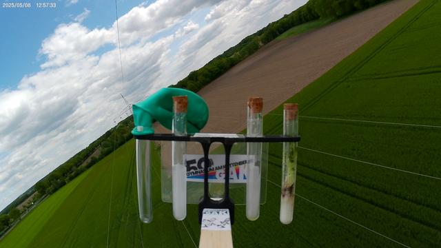 Im Landeanflug - zwischen Stromkabeln hindurch | Foto: GAK