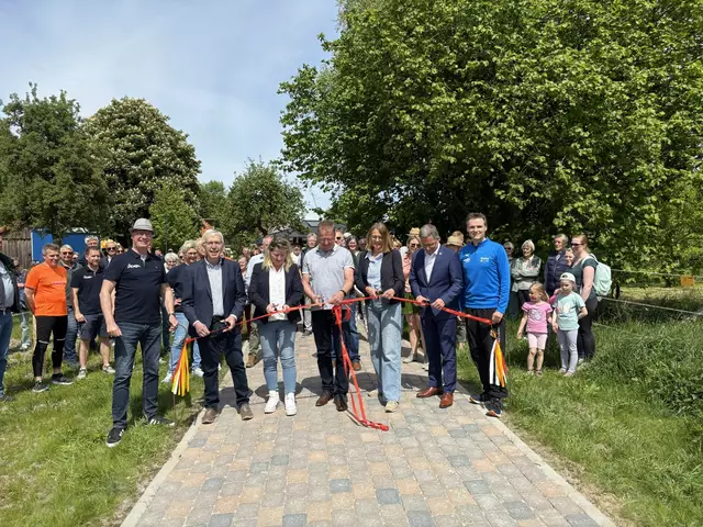 Der Rad- und Fußweg Wiesenhöfe wurde am vergangenen Wochenende feierlich eröffnet | Foto: Elke Fischer