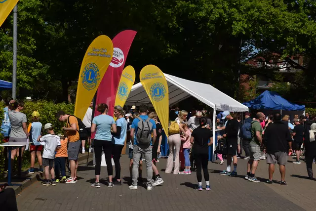 Der Stand des Lions Club Buchholz Nordheide war stets gut besucht | Foto: Axel-Holger Haase