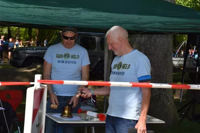 Die Glocke für den Endspurt der Teilnehmer eines Laufes | Foto: Axel-Holger Haase