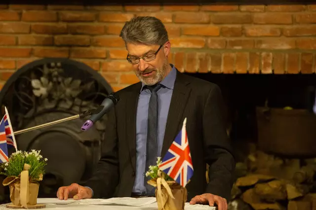 Jan Effinger vom Volksbund  | Foto: Kerstin Henneken