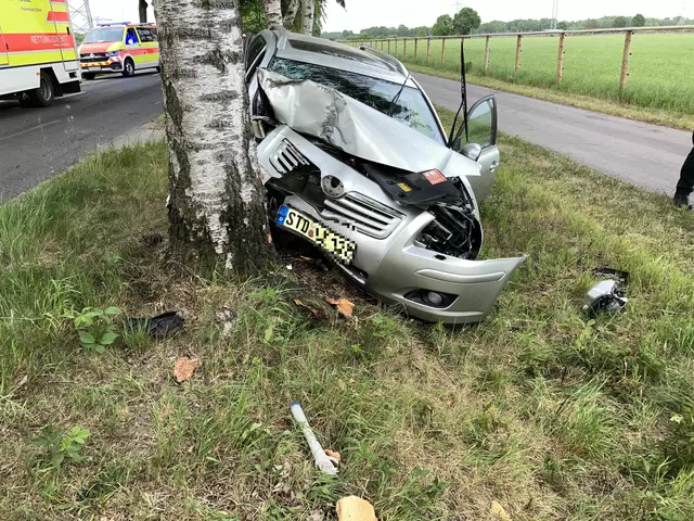 Das Unfallfahrzeug in Bargstedt an der K48 | Foto: Polizei