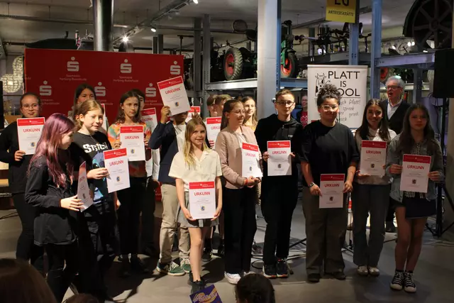 Gruppenfoto Sekundarschüler (Gruppen C bis E) | Foto: ab