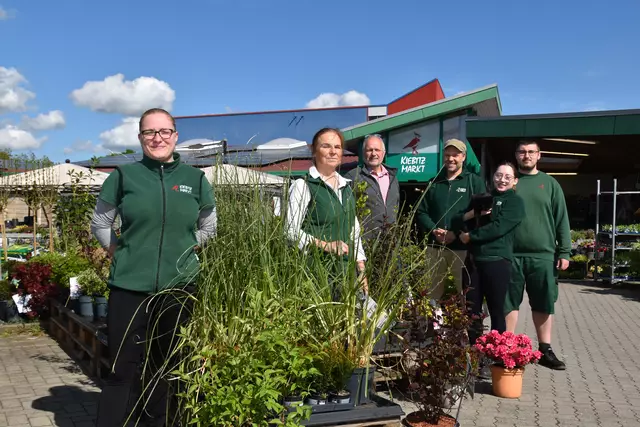 Das Team des Kiebitzmarktes Buchholz freut sich auf die kurzweilige Jubiläumsveranstaltung am Samstag, 24. Mai, mit den verschiedenen Aktionen  | Foto: Axel-Holger Haase