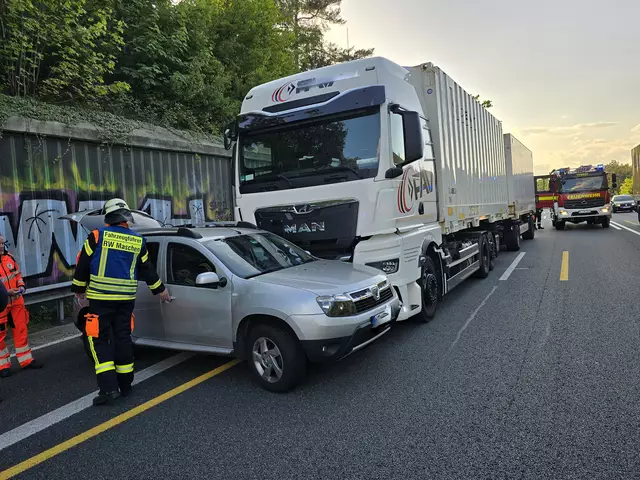 Die Feuerwehren aus Fleestedt und Maschen waren bei diesem Verkehrsunfall auf der A 7 am Horster Dreieck im Einsatz | Foto: Pressestelle Feuerwehr Seevetal