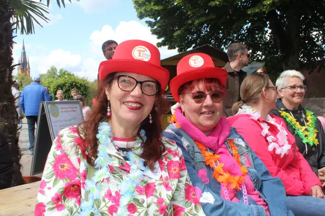 Lisa Fenger (li.) und Sonja Bade vom Töster Kreis | Foto: pm