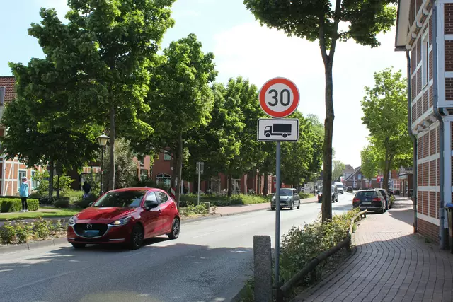 Für Lkw gilt bereits Tempo 30 | Foto: sb