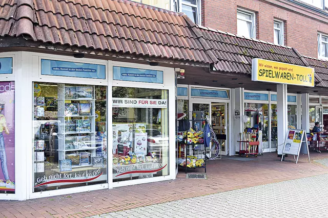Der Umbau des Fachgeschäfts SPIELWAREN TOLL und auch das Kinderfest verzögern sich | Foto: Axel-Holger Haase