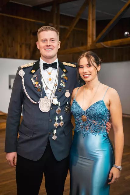 König Tom "der Mallorcakönig" Peters mit seiner Königin Marie-Fabienne Martschink | Foto: SV Eckel