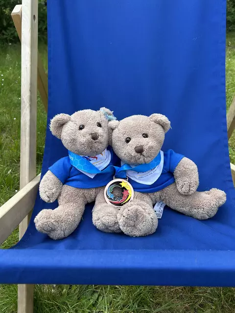 Jetzt zu zweit - die GAK-Maskottchen Gisela und Gretchen GAK.