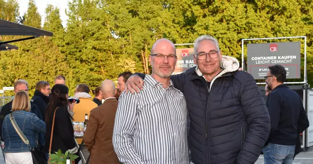 Inhaber und Geschäftsführer Olaf Gayko von CR Container Trading (li.) und Henry Bielefeldt vom GVR | Foto: GVR