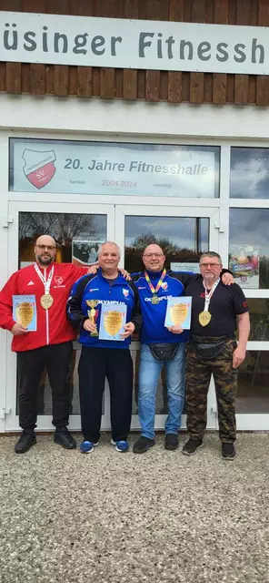 Die erfolgreichen Kraftdreikämpfer aus Todtglüsingen: Dr. Abed Al Masri (v. li.), Krystian Slosarek, Heiko Wilke und Helmut Reimann | Foto: Clemens Lück
