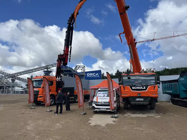 Zur Feierlichkeit gehörte auch eine hauseigene Messe. Aussteller waren Unternehmen, die am Bau der Anlage beteiligt waren und sind | Foto: sra