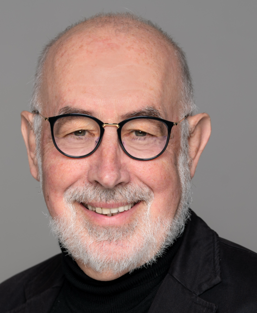Dr. Harry Kalinowsky freut sich auf neue Musiker für ein Musikprojekt | Foto: Jens Schierenbeck