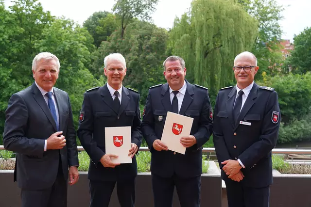 Polizeipräsident Thomas Ring, Polizeivizepräsident Jens Eggersglüß, leitender Polizeidirektor Jörg Wesemann, Landespolizeidirektor Bernd Gründel | Foto: Polizeidirektion Lüneburg