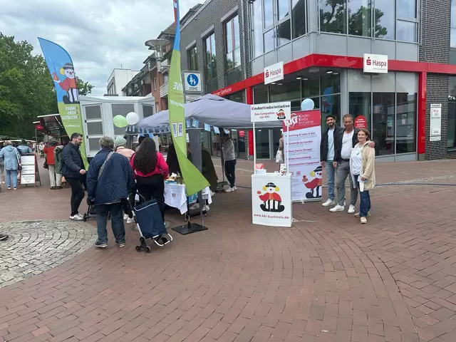 Infostand auf dem Buchholzer Markt | Foto: Berufsvereinigung der Kindertagespflegepersonen e.V.