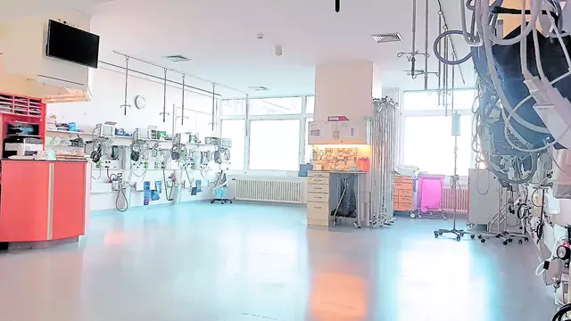 In der IMC Station befinden sich neun Überwachungsplätze mit Monitoren und Möglichkeiten zum Schmerzmanagement | Foto: Elbe Kliniken / Kati Meyer-Thiedig, Anja Heitsch