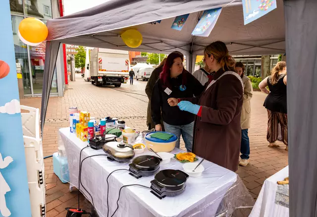 Infostand auf dem Buchholzer Markt | Foto: Berufsvereinigung der Kindertagespflegepersonen e.V.