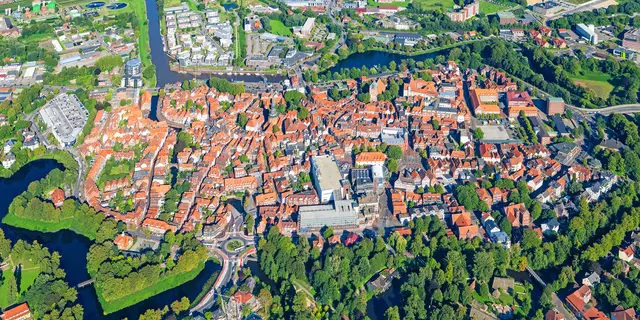 Die Stader Altstadt aus der Vogelperspektive. Ein Großteil davon soll saniert werden  | Foto: Martin Elsen/nord-luftbilder.de