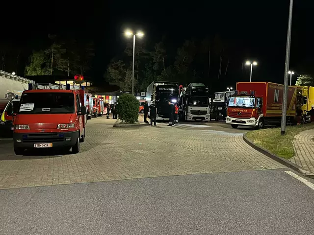 Bild 3: Tankpause in Ostdeutschland  | Foto: Robert Evers