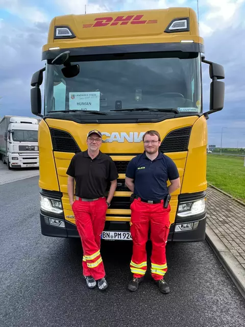 Bild 7: Ein Post-Laster im Konvoi  | Foto: Robert Evers