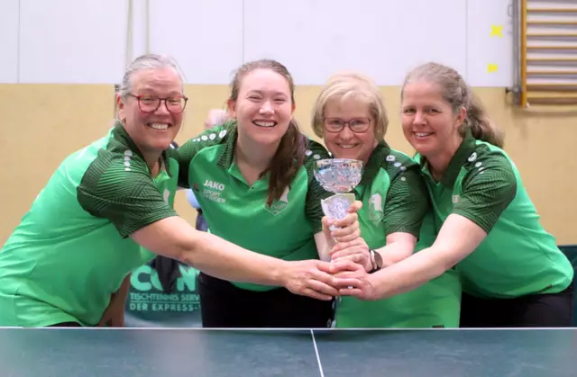 Das Tischtennis-Team des MTV Pattensen mit (v.l.): Petra von Helms, Desirée Güth, Grit Berger und Nici Treptow sicherte sich am Endspieltag in Stelle den Damen-B-Pokal | Foto: Ralf Koenecke