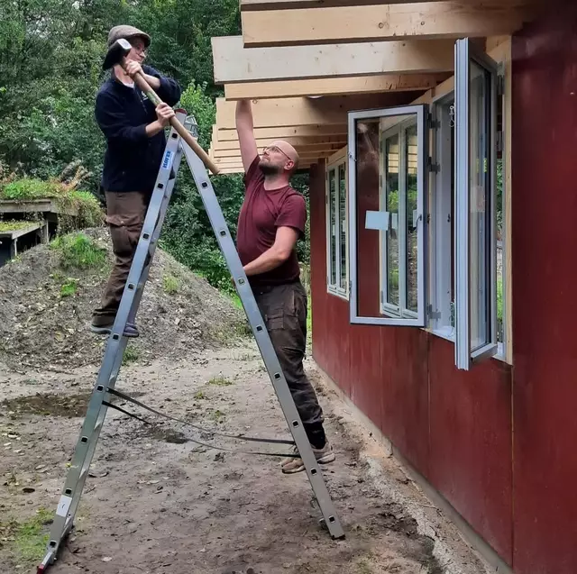 Hier wird gebaut – der Anbau wurde größtenteils in Eigenleistung der Ehrenamtlichen in Stade selbst errichtet | Foto: BUND Kreisgruppe Stade