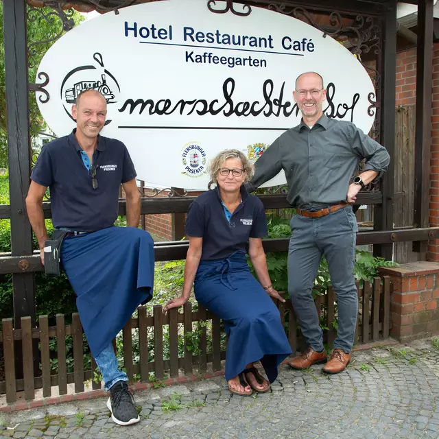Leiten als Geschäftsführer die Geschicke im "Marschachter Hof" (v. li.): Matthias Hillermann, Ute Roth und Heiner Hillermann | Foto: Marschachter Hof