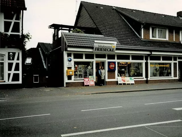 Das Geschäft Unter den Linden, in den Räumen, in denen jetzt die Schuldnerberatung ist, Ende der 1990er Jahre | Foto: privat