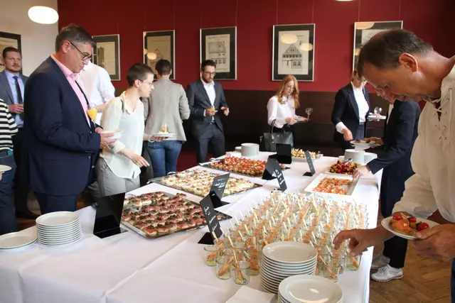 Das Buffet wurde von den Sparkassen gesponsert