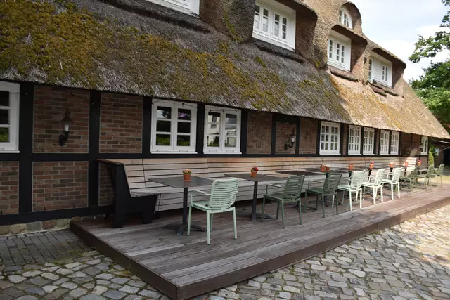 Im vorderen Teil des Hauses lässt es sich auch bequem verweilen | Foto: Axel-Holger Haase